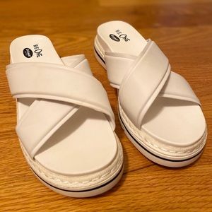 Dr. Scholls White Bermuda Slide Sandals Size 6M
